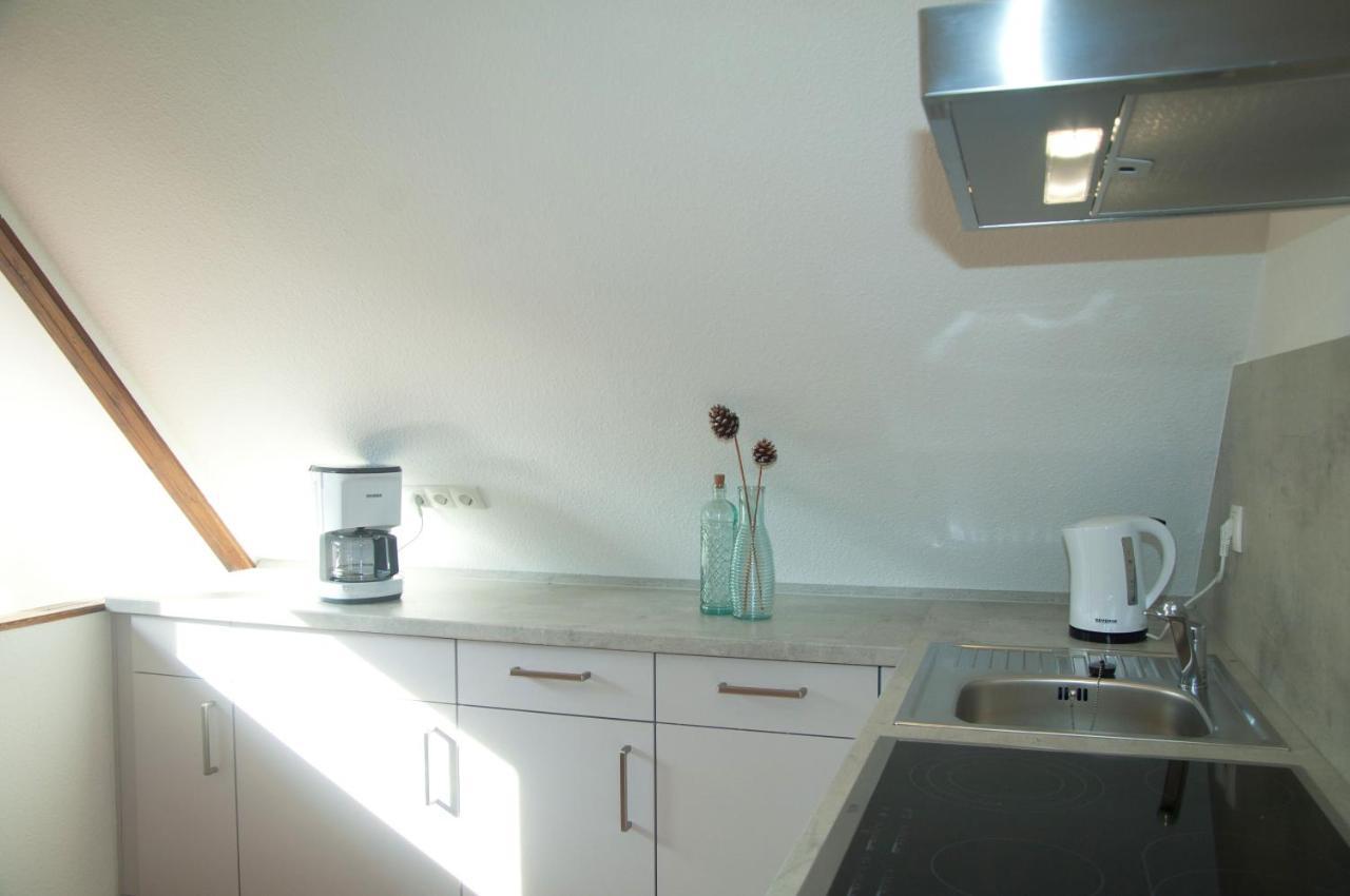 Wg Bernstein - Reetdachhaus - Ruhe Und Seeblick Sellin  Extérieur photo