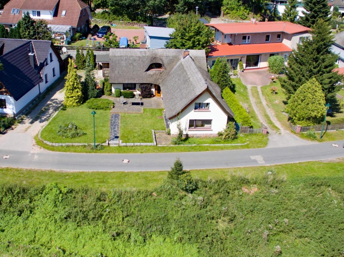 Wg Bernstein - Reetdachhaus - Ruhe Und Seeblick Sellin  Extérieur photo