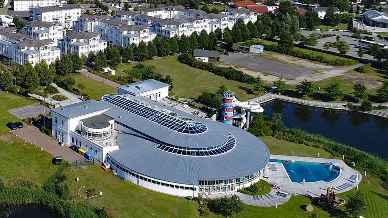 Wg Bernstein - Reetdachhaus - Ruhe Und Seeblick Sellin  Extérieur photo