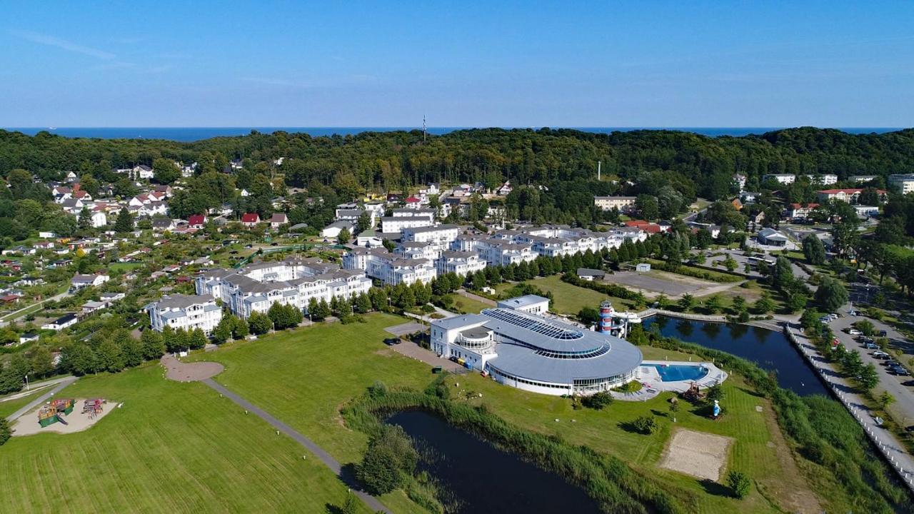 Wg Bernstein - Reetdachhaus - Ruhe Und Seeblick Sellin  Extérieur photo