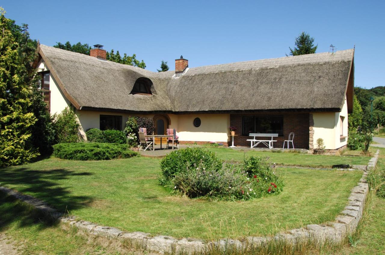 Wg Bernstein - Reetdachhaus - Ruhe Und Seeblick Sellin  Extérieur photo
