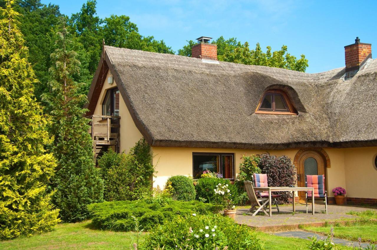 Wg Bernstein - Reetdachhaus - Ruhe Und Seeblick Sellin  Extérieur photo