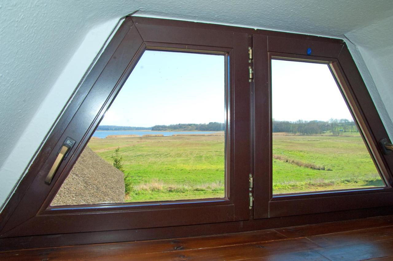 Wg Bernstein - Reetdachhaus - Ruhe Und Seeblick Sellin  Extérieur photo